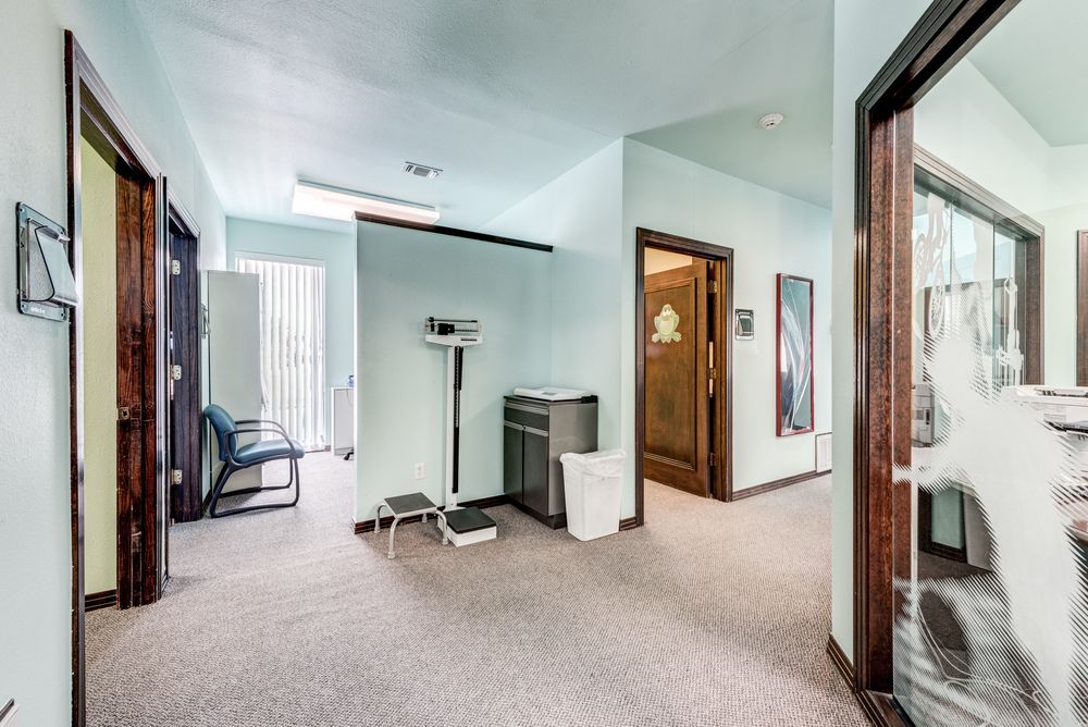 501 W Harwood Rd, Hurst, TX 76054